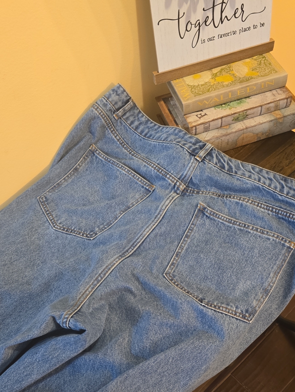 Women's Stud-Embellished Barrel Leg Jeans - Picture 5 of 12